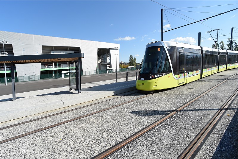 3e ligne de tramway devant le stade Geoffroy-Guichard