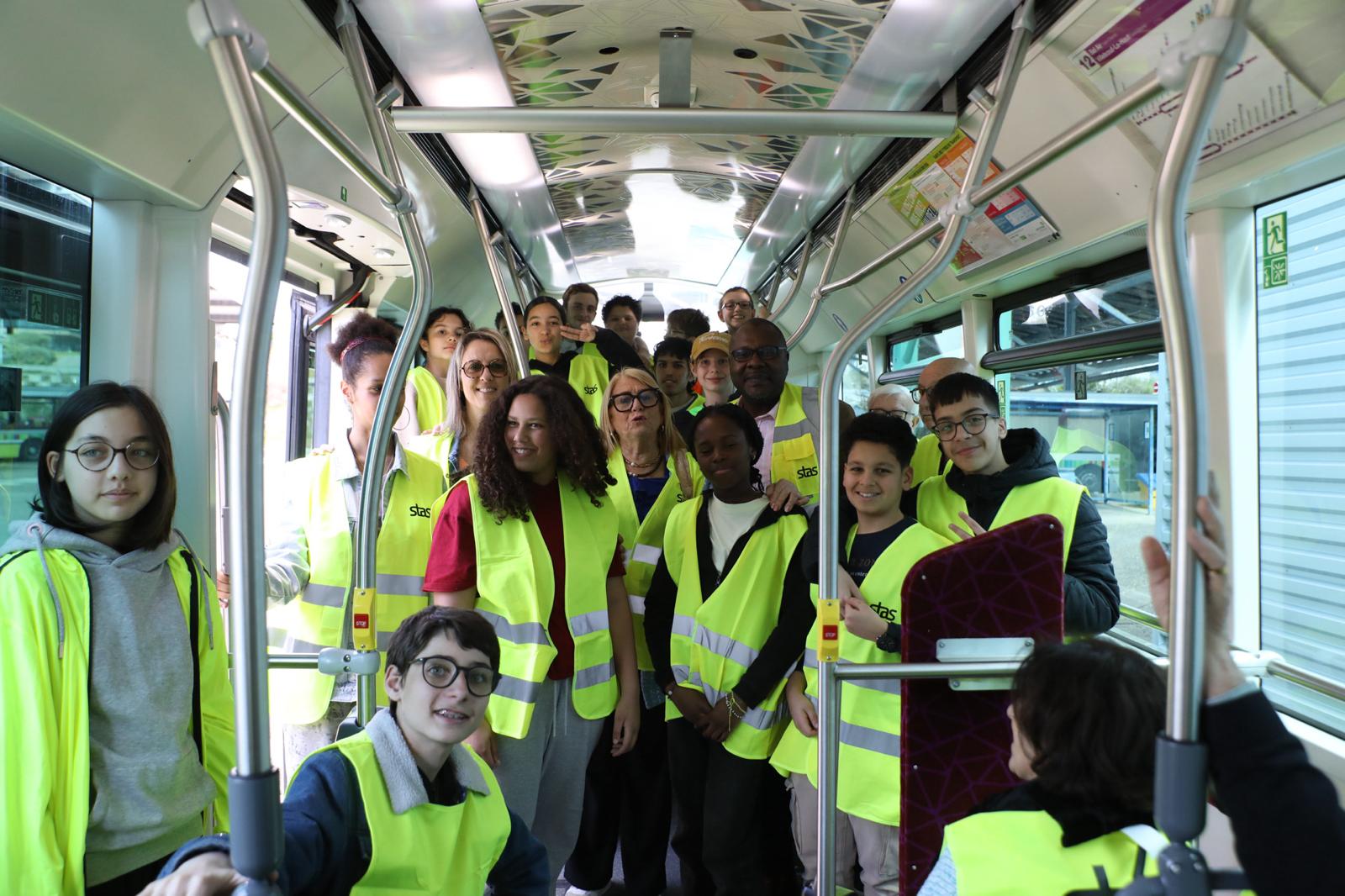 Tournage d'une vidéo sur les bons comportements dans les transports en commun