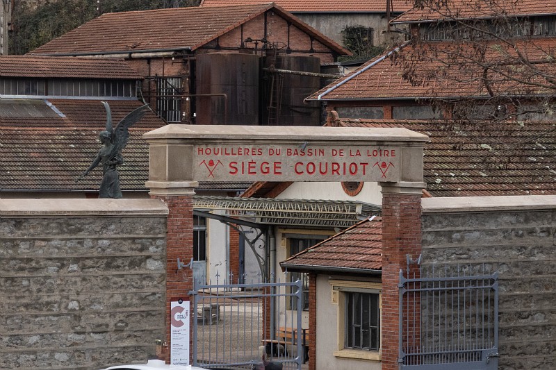 Porte d'entére houillères du bassin de la Loire - siège Couriot