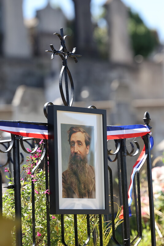 photo encadrée d'une homme 