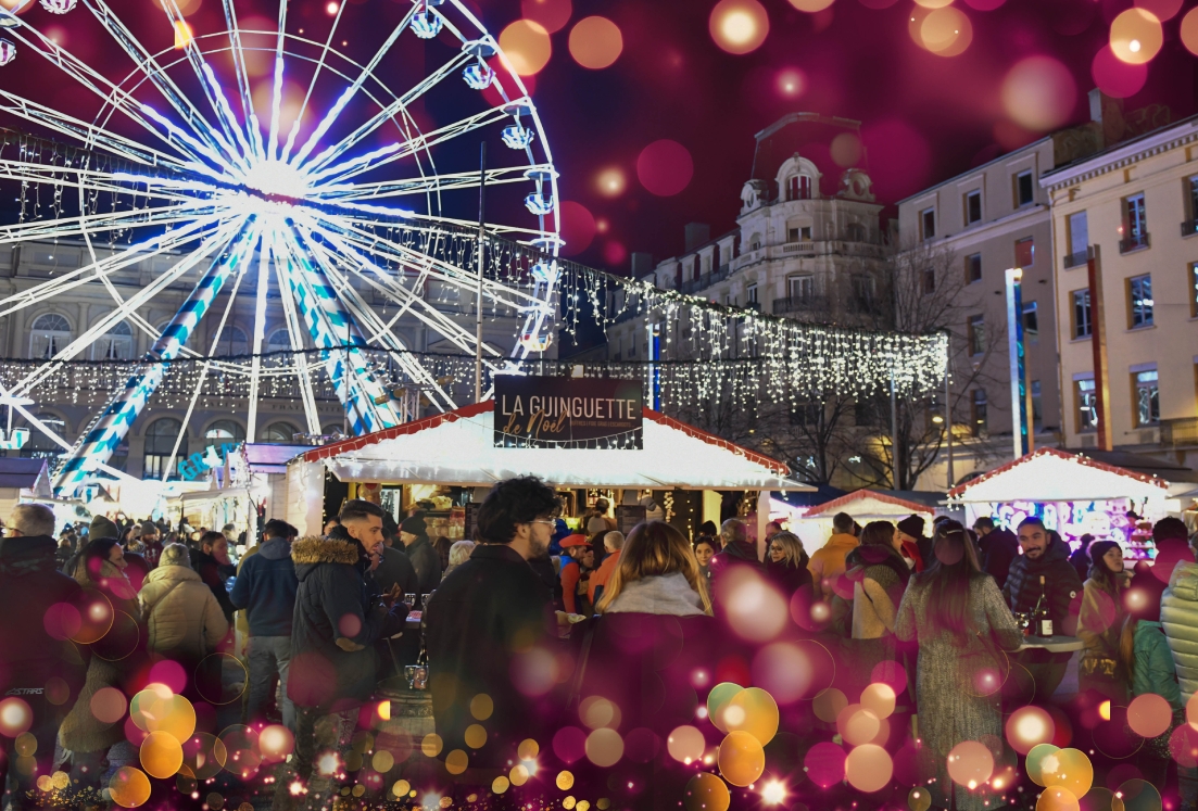 Grande roue illuminée place de l'Hôtel-de-Ville au marché de Noël