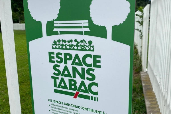 Journe mondiale sans tabac : des espaces non fumeurs | Site Internet de la  ville de Saint-tienne