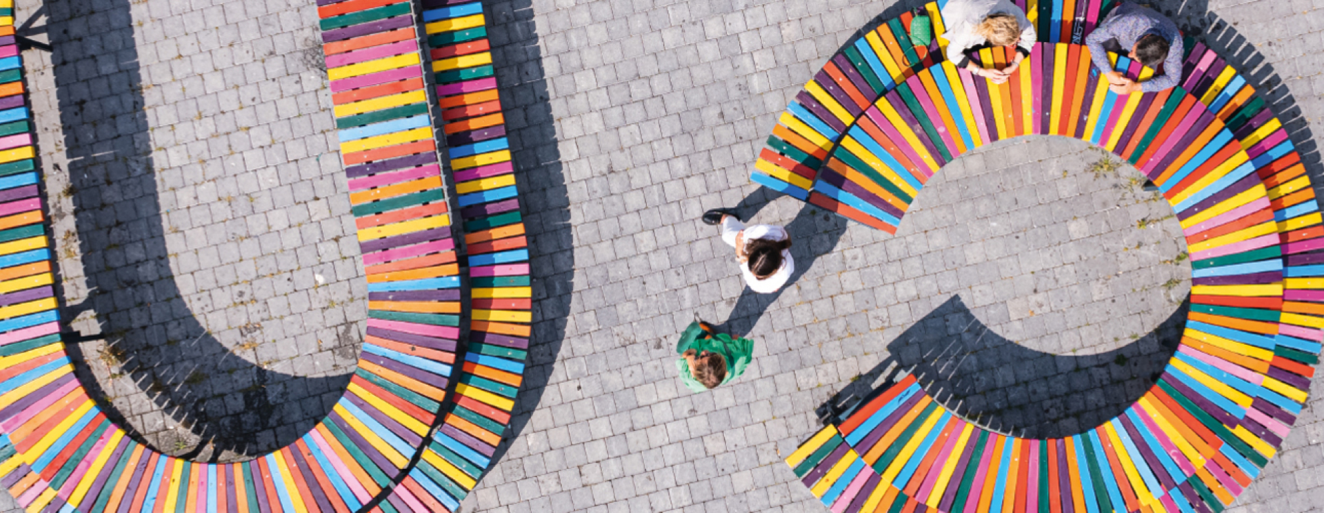 banc - mobilier urbain coloré vu du haut