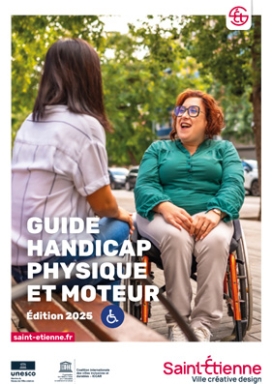 une personne en face d'une autre en fauteuil roulant