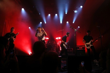 concert avec plusieurs musiciens