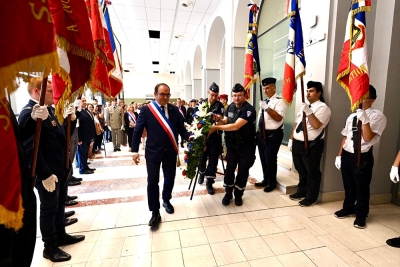 un groupe d'élus - Agrandir l'image 2 sur 5, fenêtre modale