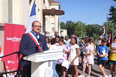 Agrandir l'image 1 sur 2, fenêtre modale