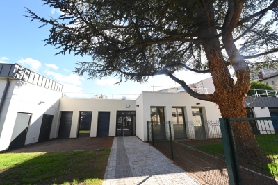 bâtiment rénové - Agrandir l'image 2 sur 2, fenêtre modale