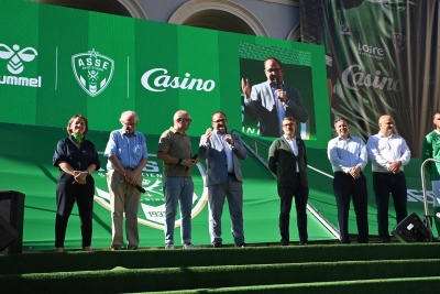 Discours du maire lors de la présentation du maillot de l'ASSE - Agrandir l'image 6 sur 7, fenêtre modale