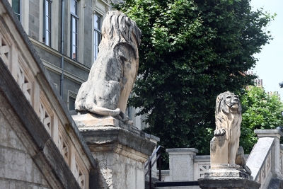 statues de lions - Agrandir l'image 4 sur 7, fenêtre modale