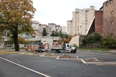 parking en cours de rénovation - Agrandir l'image 1 sur 2, fenêtre modale