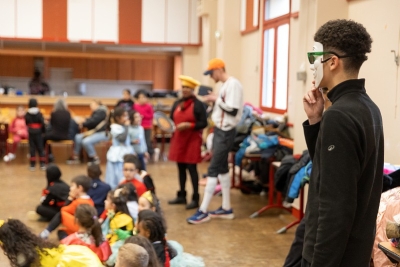 groupe de personnes déguisés - Agrandir l'image 1 sur 3, fenêtre modale