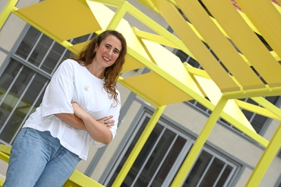 portrait d'une femme souriante - Agrandir l'image, fenêtre modale