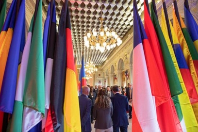 Relations internationales - Agrandir l'image, fenêtre modale