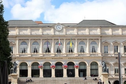 Hôtel de Ville - Agrandir l'image, fenêtre modale