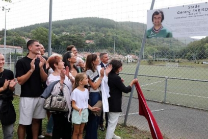 le stade de Janon porte désormais le nom de stade Gérard Farison - Agrandir l'image, fenêtre modale