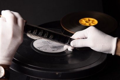 Manipulation de bobines de films anciens - Agrandir l'image, fenêtre modale