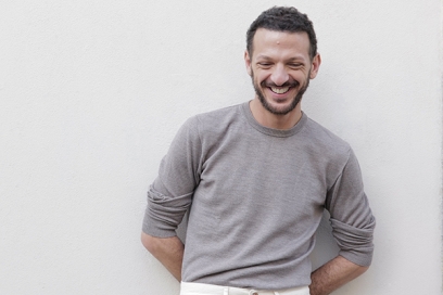 un homme souriant - Agrandir l'image, fenêtre modale