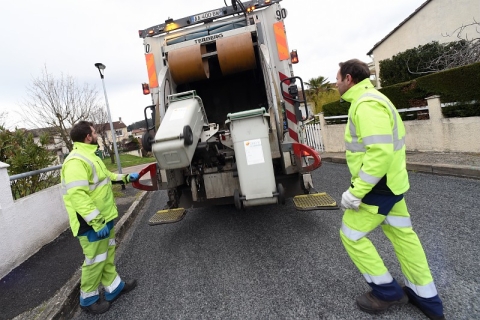 photo de la collecte de déchets à saint-etienne