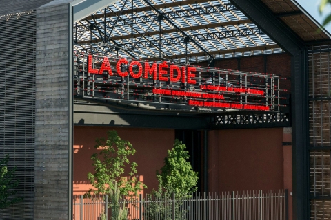 bâtiment avec la mention "La Comédie"