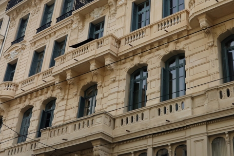 façade rénovée d'un immeuble ancien