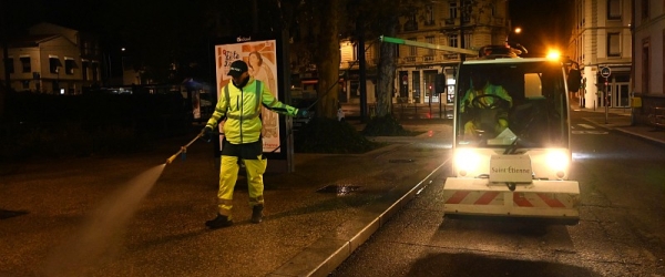 photo de nettoyage d'une rue