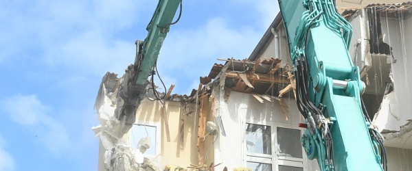 photo d'une démolition de logement