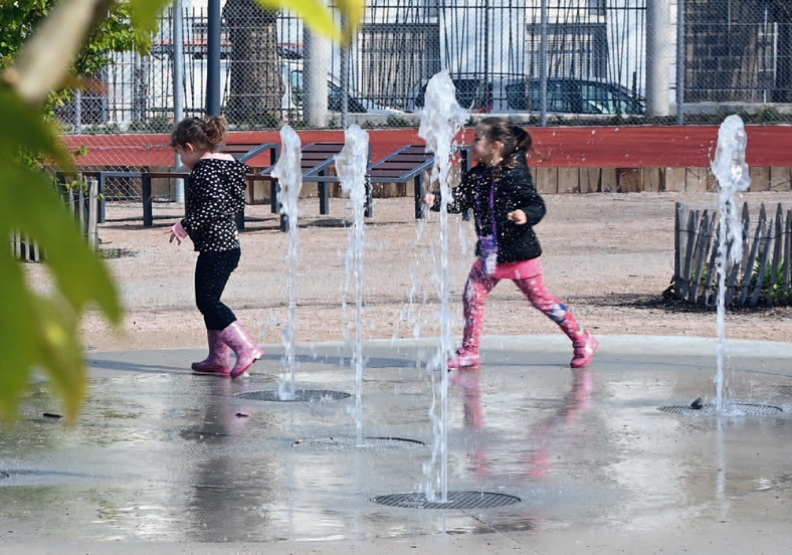Fontaine de la place Raspail - Agrandir l'image, fenêtre modale
