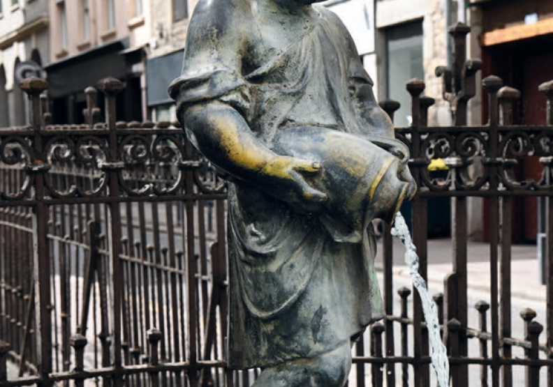 Fontaine de la rue de la résistance - Agrandir l'image, fenêtre modale