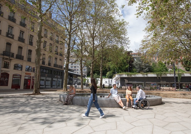 Place Waldeck Rousseau - Agrandir l'image, fenêtre modale
