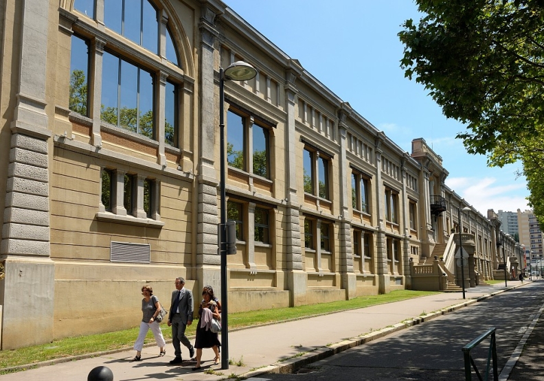 Centrale Énergie Manufrance - Agrandir l'image, fenêtre modale