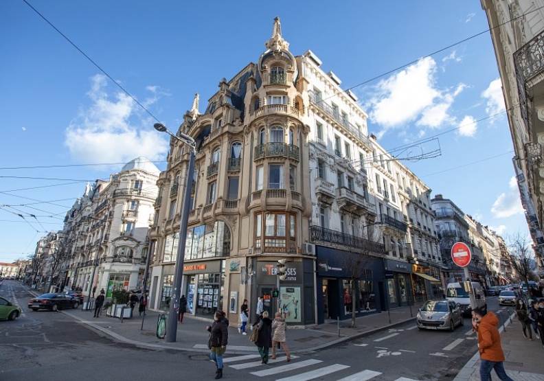 immeuble dit "La Martre de France" - Agrandir l'image, fenêtre modale
