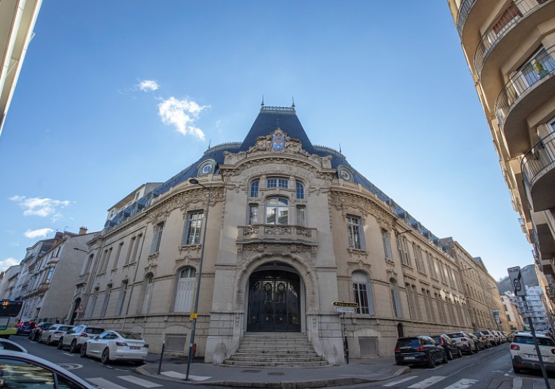 l'ancienne Condition des Soies - Agrandir l'image, fenêtre modale